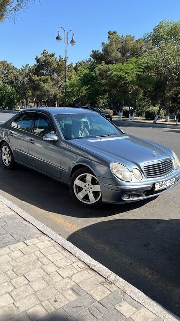 Mercedes-Benz: Mercedes-Benz 270: 2.2 l | 2003 il Sedan