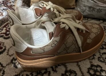 Другая женская обувь: Женская обувь (кеды) в хорошем состоянии, сандалии - новые. Все — 5