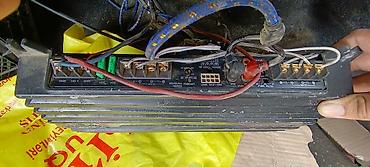 sony musiqi merkezi: Sony avtomobil güc gücləndiricisi (Power Amplifier) Xüsusiyyətlər: - — 2