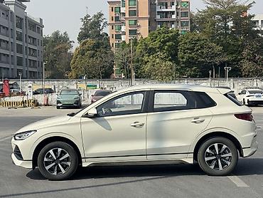 BYD: BYD E2: 2023 г., Электромобиль, Хэтчбэк — 9