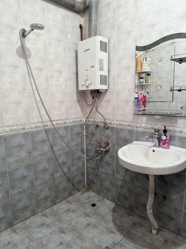 Uzunmüddətli kirayə mənzillər: Ev uzunmüddətli verilir. Votcap 055-530-26-59. Razinde Aygun Moll ile — 12