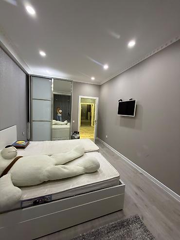 боконбай: 3 комнаты, 84 м², Манаса/Боконбаева Элитка, 10 этаж, Дизайнерский ремонт — 1