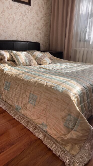 белорусские одеяла из шерсти: Постельное! Покрывало из ОАЭ 🇦🇪 в наличии 4 подушки Подходит на