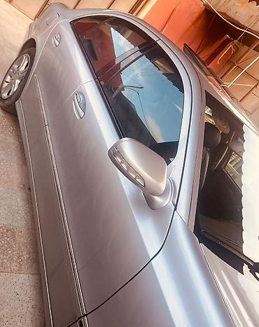 Mercedes-Benz: Mercedes-Benz E-Class: 2.2 l | 2008 il Sedan — 4