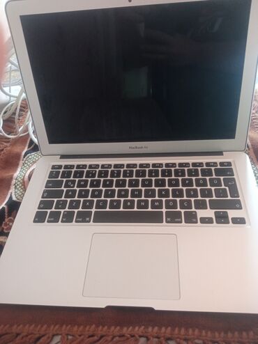 Toshiba: Apple MacBook Air noutbuku - Model: MacBook Air (alüminium gövdə