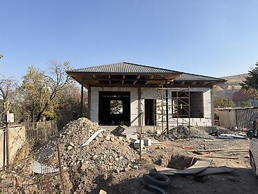 продаю дом бишкек кызыл аскер: 4 бөлмө, 120 м², 5 соток, Ала-Тоо, Менчик ээси — 2