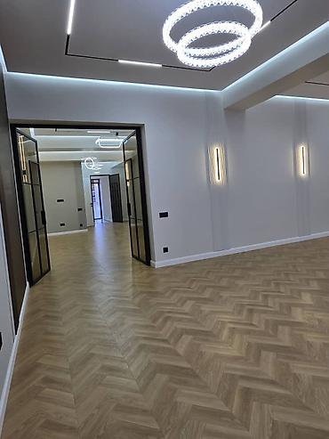 хату: 6 комнат и более, 400 м², 8 соток, Бишкек — 7