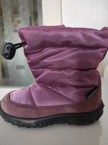 nike cizmice za devojcice: Boots, C&A, Size - 22