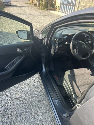 Kia: Kia Forte: 1.8 l | 2015 il Sedan — 7