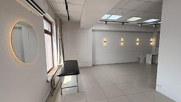 şehir merkezi: Аренда кабинетов в салонах красоты, 40 м², Для бровиста, Для визажиста, Для лешмейкера — 7