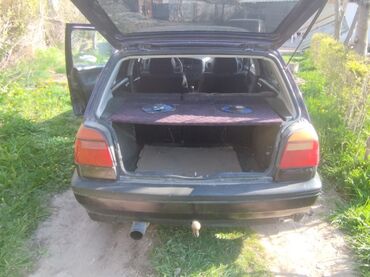 Volkswagen: Volkswagen Golf: 1994 г., 1.6 л, Механика, Бензин, Хэтчбэк — 12