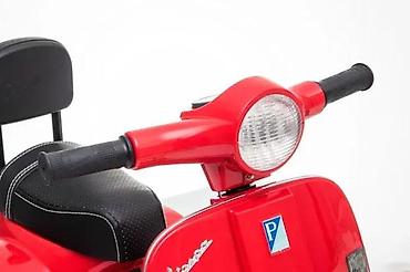 Sve za decu: Vespa dečiji skuter na akumulator – licencirani model sa mekim — 4