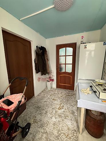 Продажа коттеджей и домов: 🏡 Продаётся уютный дом в ж/м Дордой 🔷 Материал стен — саман + — 10