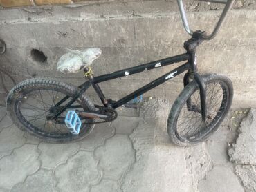 трехколесный велосипед поза: BMX велосипед