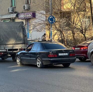 Mercedes-Benz: Mercedes-Benz 320: 3.2 l | 2001 il — 12