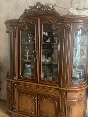 agsuda tecili satilan evler: İşlənmiş, Açılan, 5 qapı Düz dolab, Servant