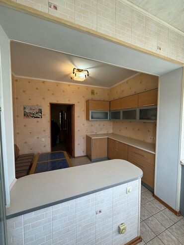 продаю 2х команатную квартиру в 7 мкр: 2 комнаты, 52 м², 106 серия, 4 этаж, Евроремонт
