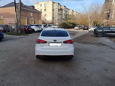 sideniya: Kia K3: 1.6 l | 2017 il Sedan — 5