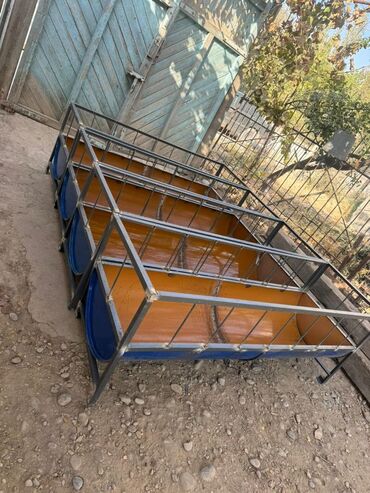 Товары и оборудование для с/х животных: Кормушки для КРС/овец/коз из металлических бочек - Длинные желобные — 1