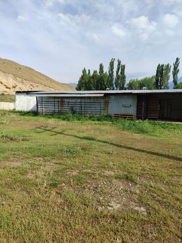 Другая коммерческая недвижимость: Продаётся земельный участок 30 соток. На территории имеется здания 500 — 16