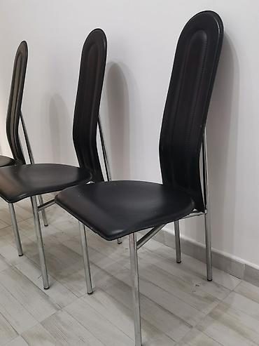 komode oglasi: Set od 6 trpezarijskih stolica – crne, kožne. - Materijal sedišta i — 2