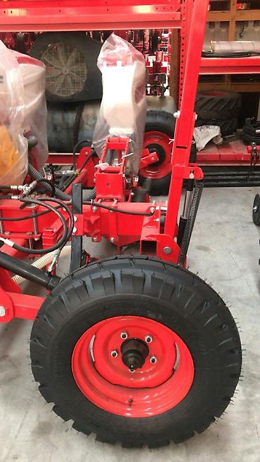 Другие сеялки: Вакуумная дисковая овощная сеялка Турецкого производства Год гарантии — 17