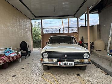 эшик б у: ГАЗ 24 Volga: 1988 г., 2.4 л, Кол менен иштөөчү, Бензин, Седан — 1