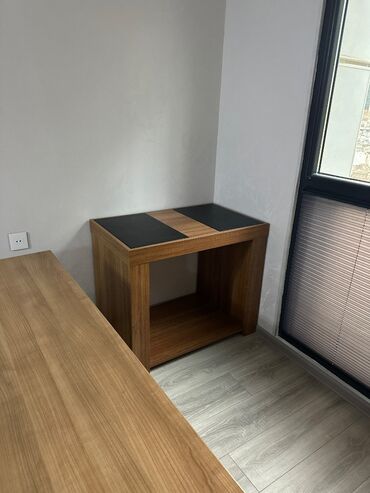 Ofis dəst mebeli: Çox təcili satılır.Ofis mebeli hamısı bir yerdə 600 azn. Laminat deyil — 9