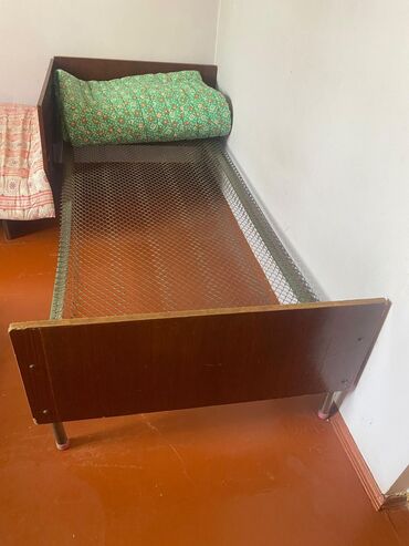 Divanlar: Təknəfərlik çarpayı, Bazasız, Matras ilə, Siyirməsiz