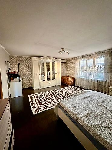 Продажа коттеджей и домов: ПРОДАЕТСЯ ДОМ🏡 В ж/м Учкун, по улице Шабдан Баатыра, на первой линии — 19