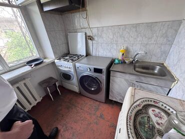 старый вокзал: 2 бөлмө, 46 кв. м, 5 кабат, Эски ремонт