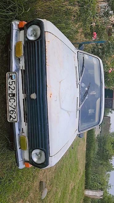 volga 2110: QAZ 24 Volga: 2.5 l | 450000 km Sedan — 5