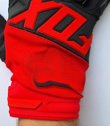 Personal Items: Color - Red — 6