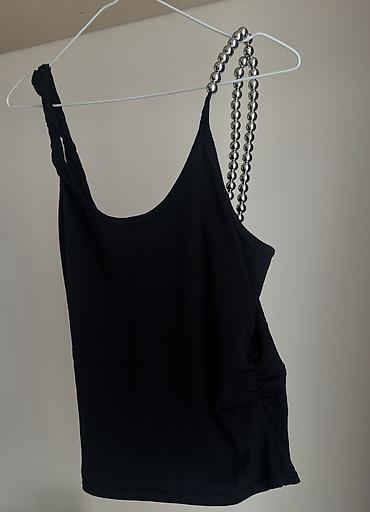 Matraslar: ZARA metal muncuqlu asqısı olan bluz L razmerdir ama dar kalıpdır ona — 21