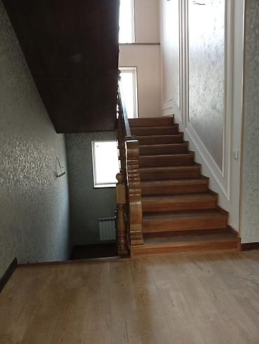 Деревянные лестницы: Деревянная лестница Для дома, Форма лестницы: Много-маршевая, Стиль: Классический — 28