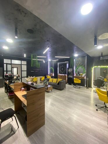 Digər kommersiya daşınmaz əmlakı: Nəsimi rayonu, 28 May metrostansiyasının 2ci çıxışına 5-6 dəqiqə — 7