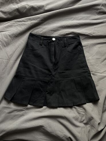 черные брючные классические шорты: Юбка-шорты, Короткая модель, S (EU 36), 2XS (EU 32)