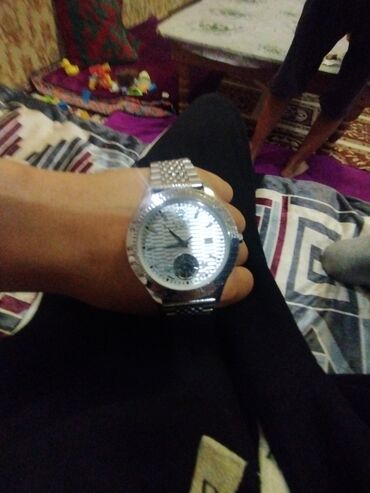 Классические часы: - Корпус и браслет металлические, цвет серебристый Rolex silver болушу