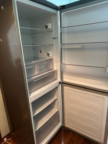 холодильники продают: Холодильник Hotpoint Ariston, Б/у, Двухкамерный, No frost, 74 * 195 * 75