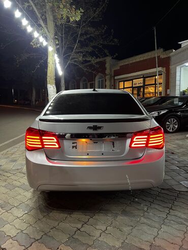 Chevrolet: Chevrolet Cruze: 1.4 l | 2014 il 20086 km Sedan — 3