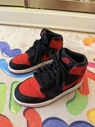 Детская обувь: 270 alinib 1-2 defe geyinilib 29.5 razmer.Nike Air Jordan 1 Mid (uşaq — 1