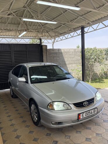 продажа грузовых авто в кыргызстане: Toyota Avensis: 2001 г., 1.8 л, Механика, Бензин, Хетчбек