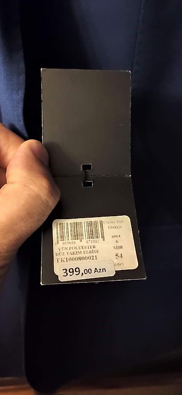 Kişi geyimləri: Kostyum yenidir. Tecili satilir. Suvariden alinib 399 manata. Razmer — 2