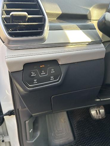 Volkswagen: Volkswagen ID.6: 2021 г., Электромобиль — 13