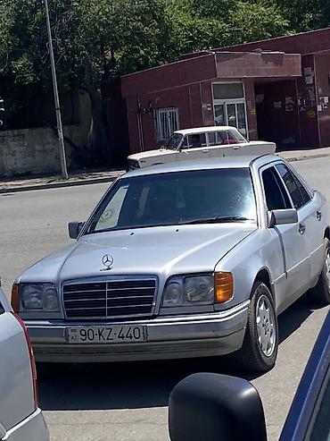 mercedes sedan: Mercedes-Benz W124: 2.5 l | 1994 il Sedan — 4