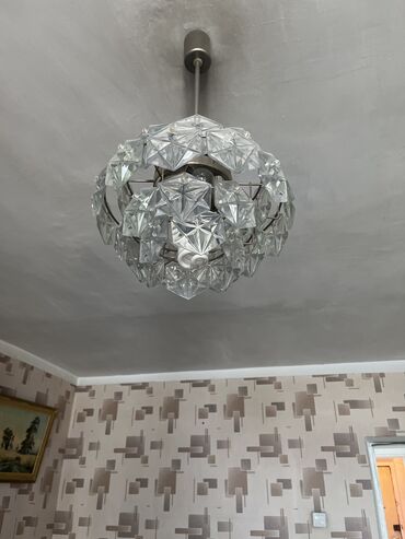 Люстры и светильники