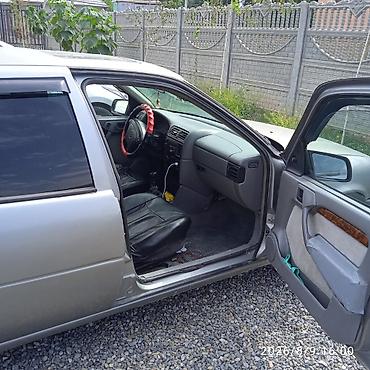 Opel Vectra: 1995 г., 1.8 л, Кол менен иштөөчү, Бензин, Лифтбек — 1
