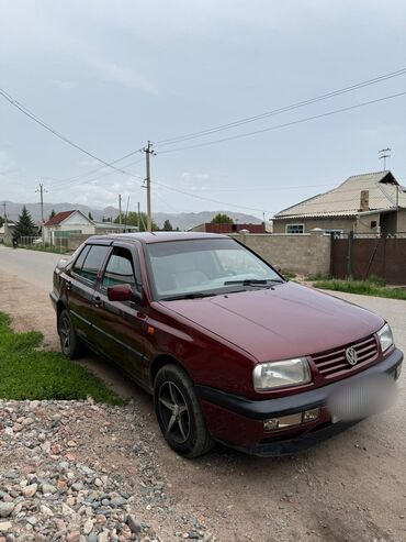 туфли на низком ходу: Volkswagen Vento: 1992 г., 1.8 л, Механика, Бензин, Седан