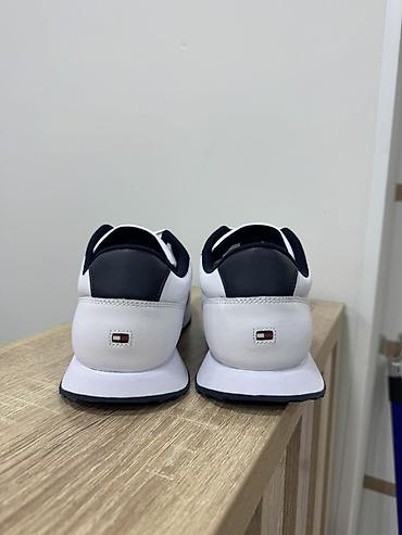 run: Мужские кроссовки, 42, Tommy Hilfiger, Новый, цвет - Белый, Самовывоз — 2