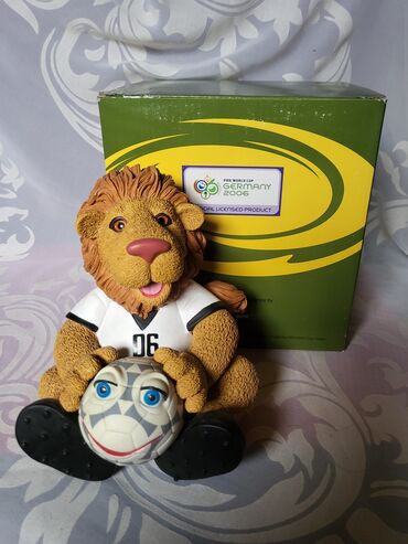 Ostali kućni dekor: Figura,sparkasa,nova Svetsko prvenstvo u fudbalu. Nemacka — 1